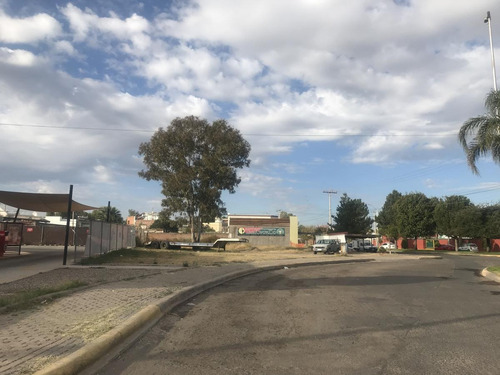 Imagen 1 de 8 de Terreno Comercial En Renta, Ubicado Al Sur De La Ciudad.