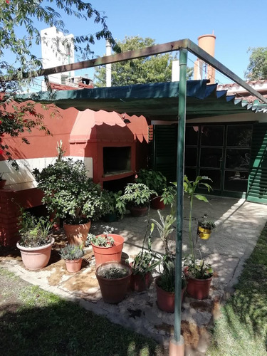 Barrio Juniors - Se Vende Casa De 2 Dorm - Patio Con Asador - Disponibilidad Inmediata