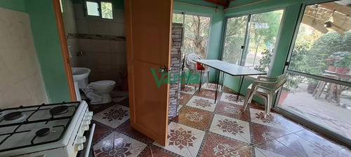 Venta De Casa, Las Toscas, 3 Dormitorios, Living Comedor Con Estufa Leña, Sobre Aveninda Principal.