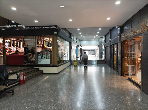 Venta Local, Galería Crown Plaza, Alameda 108 (97662)