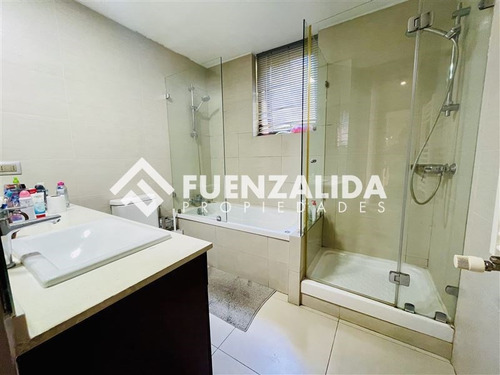 Departamento En Venta De 4d La Dehesa Colegio Los Alerces