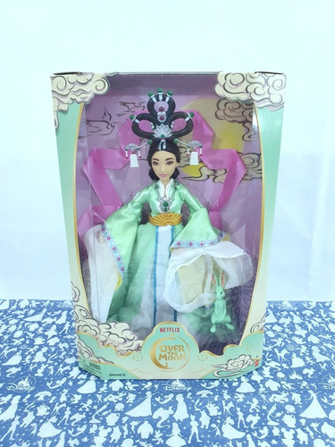 Over The Moon Muñeca Change Vestido Tradicional Con Conejo