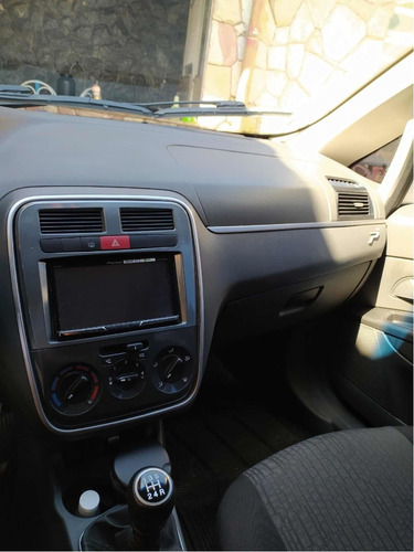 Fiat Punto Essence 1.6 2012/2012