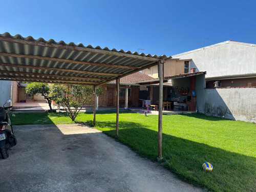 Casa Linda Com 3 Quartos E 2 Banheiros
