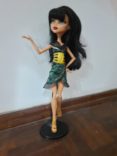 Muñeca Cleo De Nile Monster High. C/soporte 35cm. Impecable 