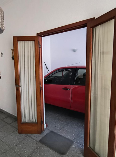 Casa En Venta - 2 Dormitorios 2 Baños - 275mts2 - Tolosa