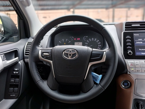 Imagen 13 de 16 de Toyota Prado 70 Aniversario 2022