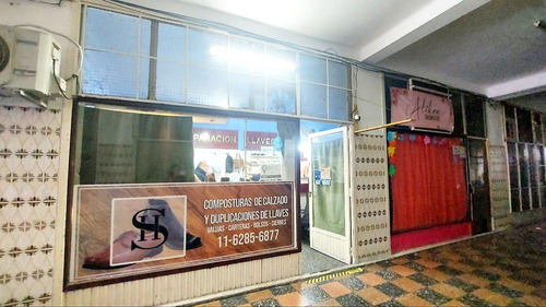 Local En San Isidro A Metros De Av. Centenario Zona Comercial