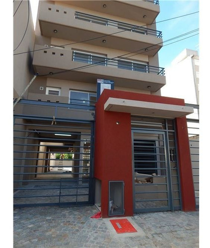 Venta Monoambiente Con Balcón Caseros. Oportunidad