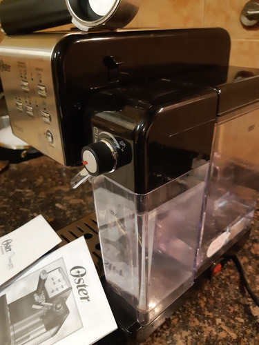 Cafetera Espresso Oster Prima Latte