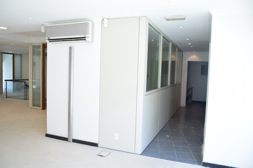 Amplio Local Comercial Sobre Av Roosevelt- Ref: 6517
