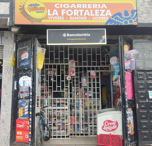 Tienda Cigarrería Licorera Kennedy En Venta