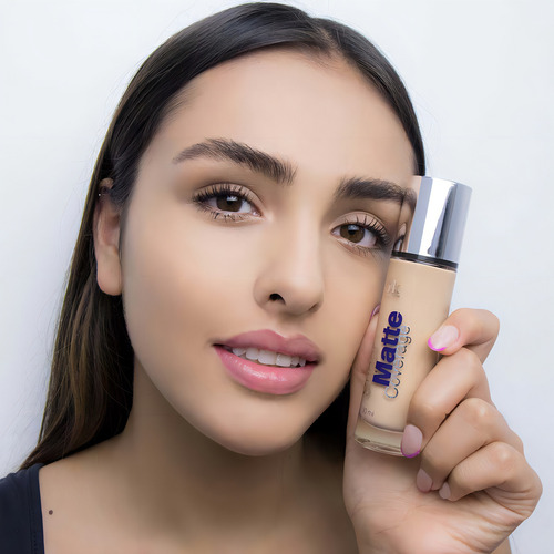 G&k Maquillaje Liquido, Cobertura Media, Acabado Semi Matte Tono Sand