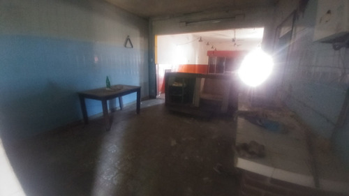 Imagen 5 de 13 de Dos Locales Con Terreno En Avenida Zona Sur