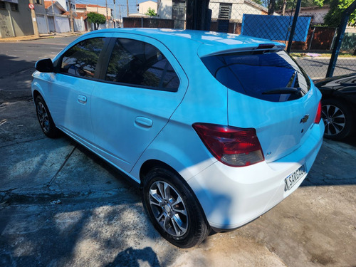 Chevrolet Onix Hatch 1.4 4P FLEX LT