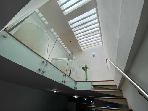 Imagen 8 de 24 de Moderna Casa En Venta De Oportunidad