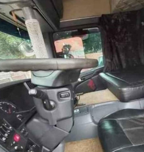 Scania P 310 Bitruck. Com Divida