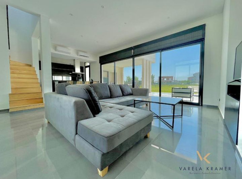 Venta Casa San Sebastian Area 11