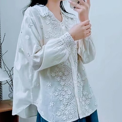 Camisa Importada Matilda Brodery Y Flores Aplicadas De Mujer