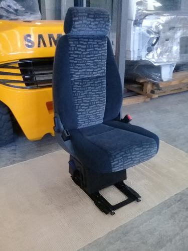 Imagen 4 de 7 de Butaca Scania