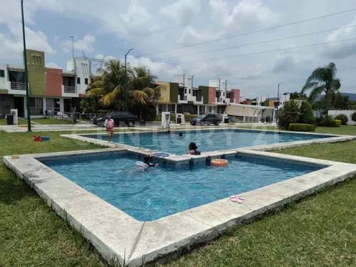 Casa En Condominio En Venta En Temixco, Morelos | Metros Cúbicos