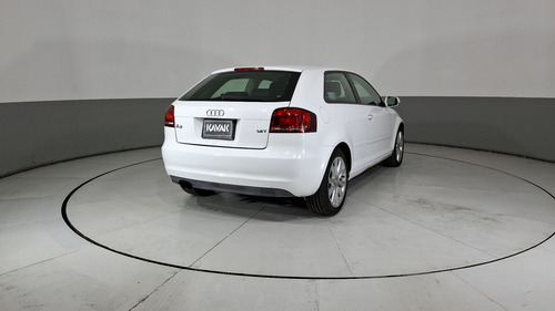 Audi A3 1.4 TFSI AMBIENTE PLUS S TRONIC