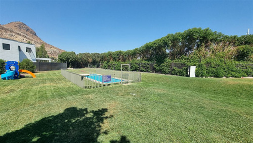 Casa En Venta De 4 Dorm. En Colina Chicureo
