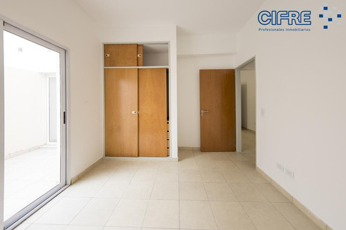 Ph A Estrenar De 2 Ambientes En Planta Baja Lateral Con Patio.