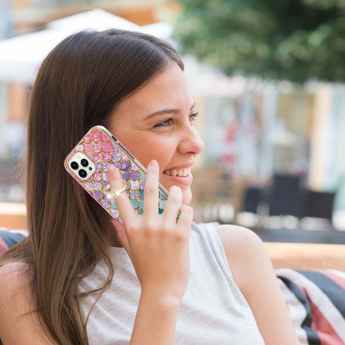 Funda Para Teléfono Motorola Series Sparkling Imd Con Agarre Giratorio Para Los Dedos, Balanzas De Colores Y Patrón De Escamas Rosas