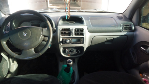 Clio Sedan Completo