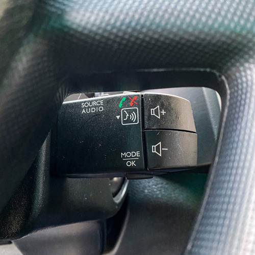 Imagem 15 de 15 de Renault Sandero Expression 1.6 Prata 2019