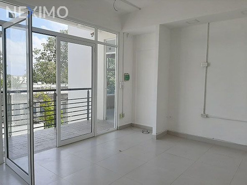 Imagen 2 de 8 de Rento Local Sobre Av. Cancún, Benito Juárez Cancún Quintana Roo