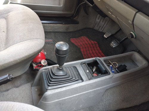 Volkswagen Santana 2000 2.0 4p