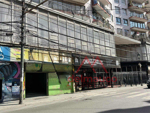 Amplio Local En Calle Esmeralda