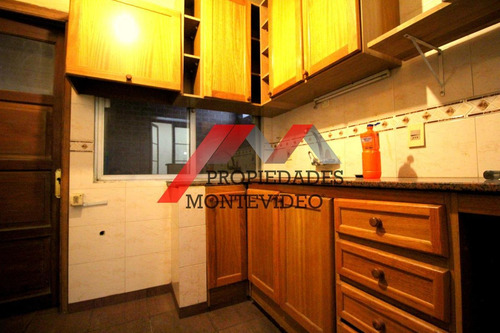 Casa En Venta 3 Dormitorios Con Renta Y Local Comercial -cordón: