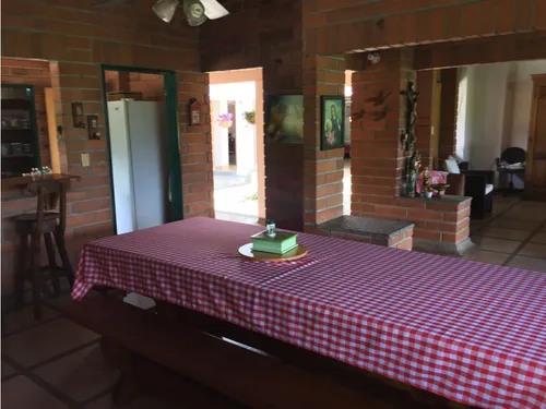 Permuto Con Piscina Caballerizas Cancha Jacuzzi Kiosco Gym Billar Lujo