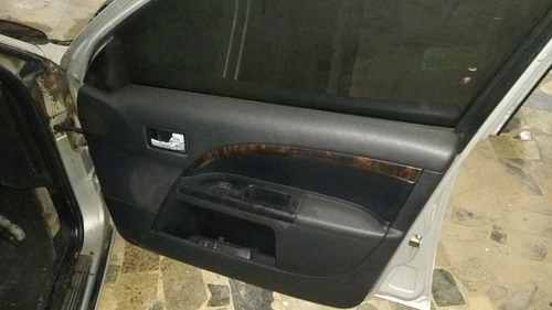Ford Mondeo 2.0 Ghia 4p