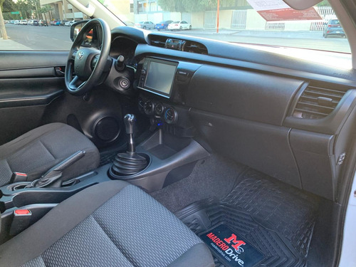 Toyota Hilux 2.8 Tdi Cabina Doble Mt