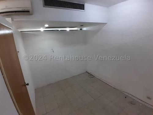 Local Comercial En Venta Muy Versatil Y Comodo En Venta Centro Comercial Oasis Center Guatire Mls#24-20898 - Jca