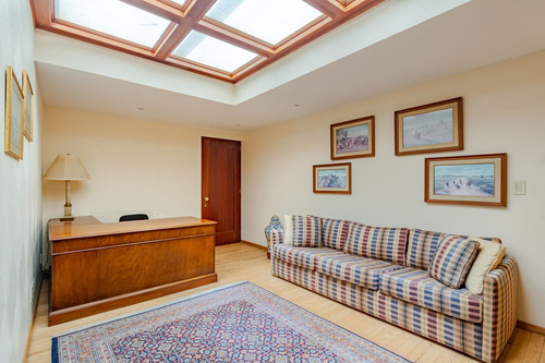 Casa Con Uso De Suelo Para Oficina En Venta , Pedregal