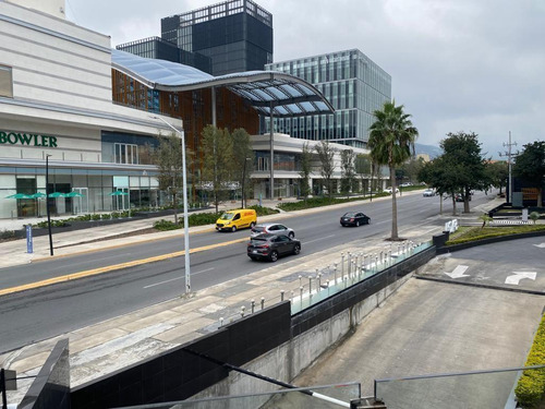 Local Comercial En Renta En Valle Oriente