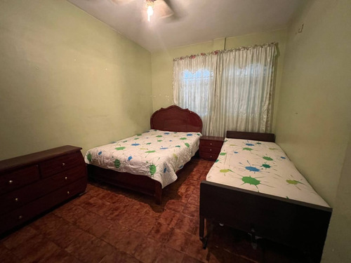 Casa Con Piscina Urbanización Andrés Bello Maracay