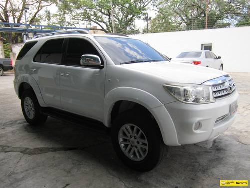 Toyota Fortuner 2011