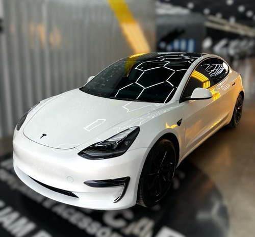 Tesla Model 3 LONG RANGE PERFORMANCE