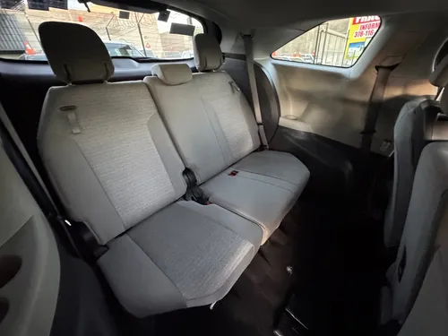 Toyota Sienna 3.5 Le At