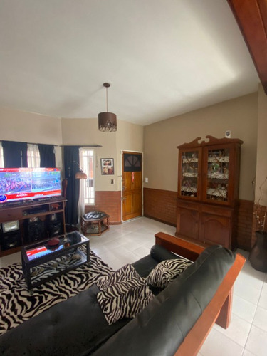 Triplex En Venta En Piñeyro