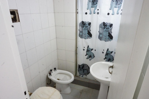 Imagen 15 de 16 de 2 Ambientes. 3 Piso Por Escalera. Apto Prof.!