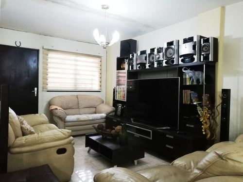 Imagen 7 de 27 de Town House, Conjunto Residencial Villas Del Este, Guatire, Estado Miranda. Mm