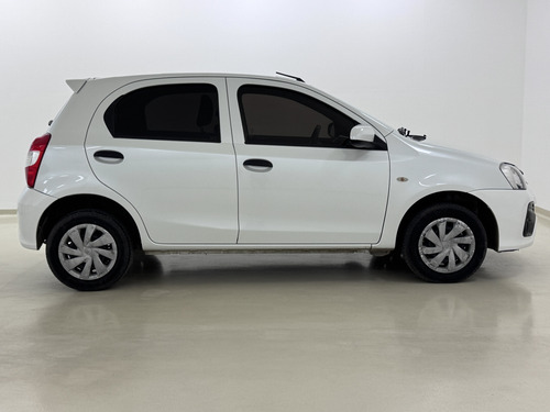 Toyota Etios 1.5 X MT6 5P