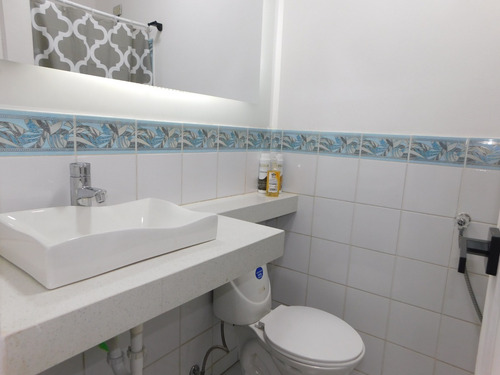 Salinas Sector Malecón Yacht Club- Ubicación Central A 3 Cuadras Playa- Mar Departamento Tipo Estudio Amoblado Equipado Área Tranquila-segura- Comercial